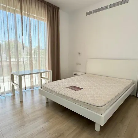 Modern 3 Bedroom With Pool