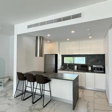 Modern 3 Bedroom With Pool Vila *