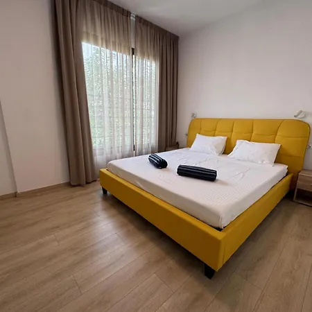 Modern 3 Bedroom With Pool