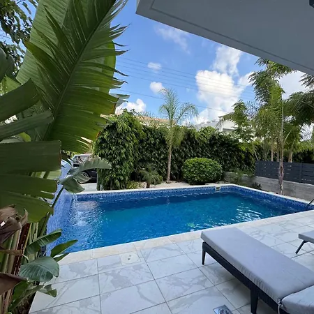 Vila Modern 3 Bedroom With Pool *