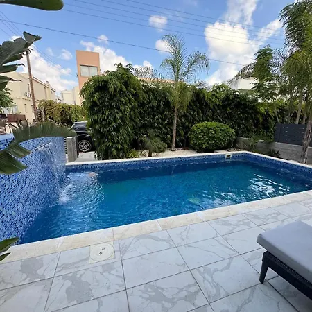 Modern 3 Bedroom With Pool Βίλα *