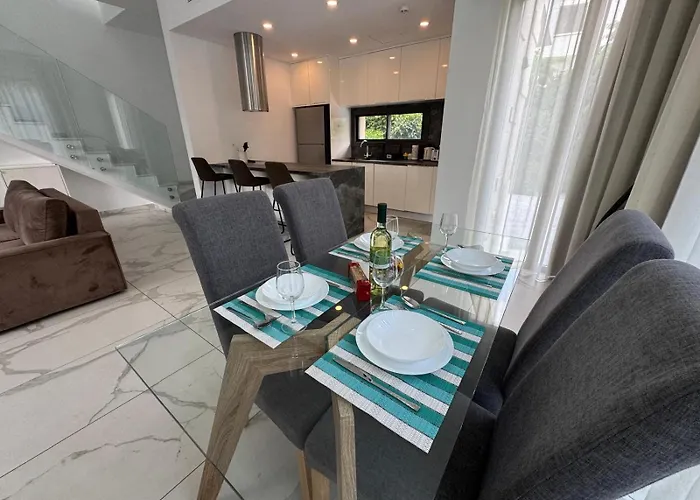 Vila Modern 3 Bedroom With Pool