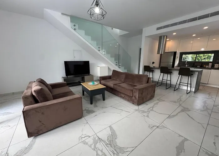 Modern 3 Bedroom With Pool * Paphos