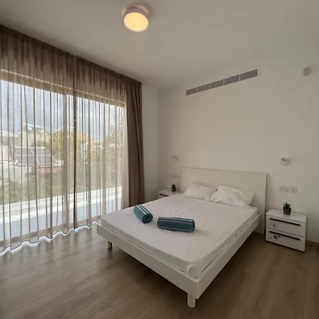 빌라 Modern 3 Bedroom With Pool 파포스