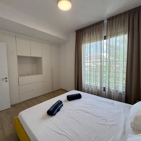 Modern 3 Bedroom With Pool *