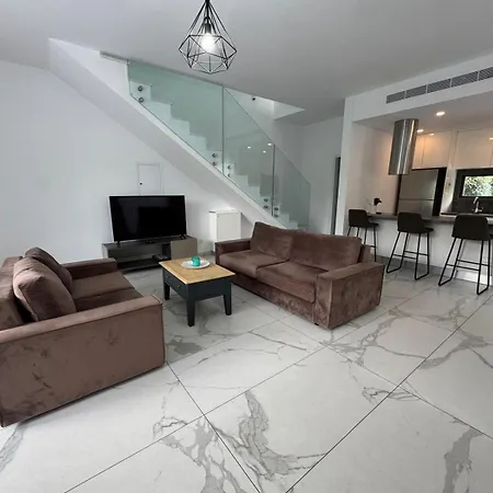 Modern 3 Bedroom With Pool * パ フォス