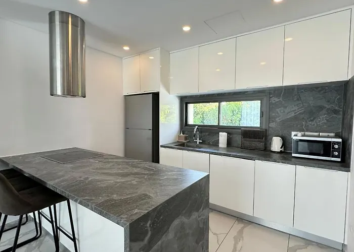 ヴィラ Modern 3 Bedroom With Pool